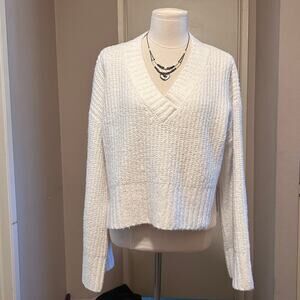Guess Women's White Sweater with Chunky Knit Long Sleeves Size Large